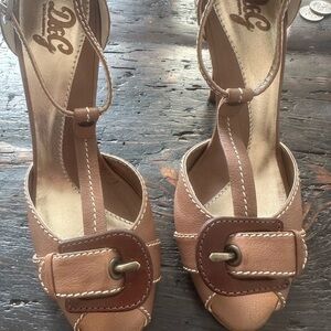 D&G Women's Tan and Brown Heels